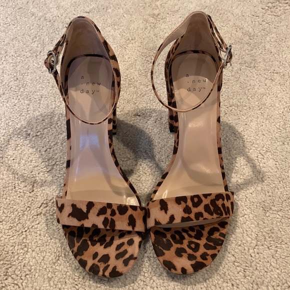 A NEW DAY Leopard Block Heels - Picture 2 of 4
